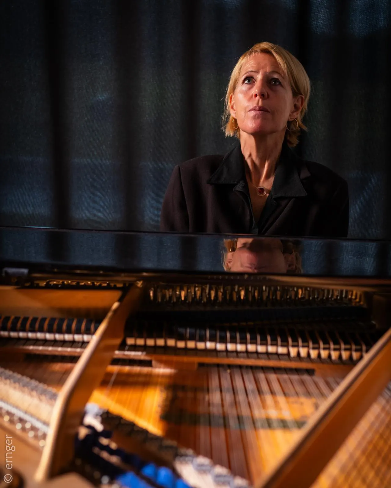 Anne-Michèle Schaack joue du piano